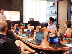 Feuille de plastique PP/PESheet rouleaux pour barquettes alimentaires Feuille de plastique PP/PESheet rouleaux pour barquettes alimentaires