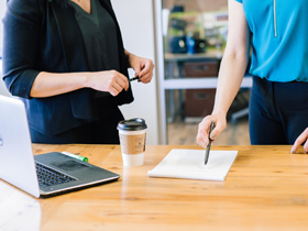 Feuille de plastique PP/PESheet rouleaux pour barquettes alimentaires Feuille de plastique PP/PESheet rouleaux pour barquettes alimentaires